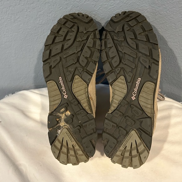 Women’s Columbia shoes size 6 - Picture 3 of 5